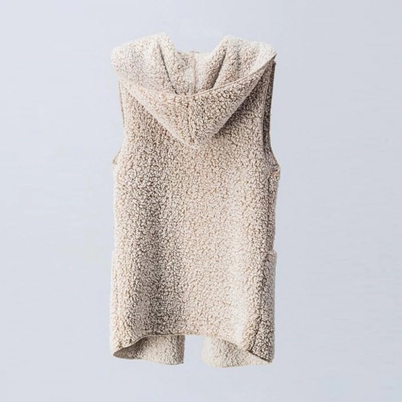 Open front hooded fuzzy vest - Picture 3 of 8